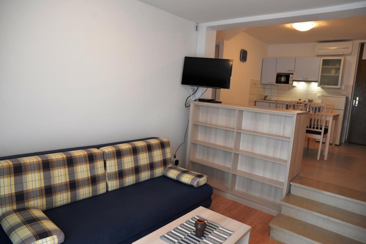 Apartment Palma & Pino Cres
