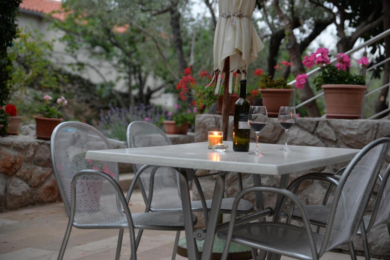 Apartment Palma & Pino Cres